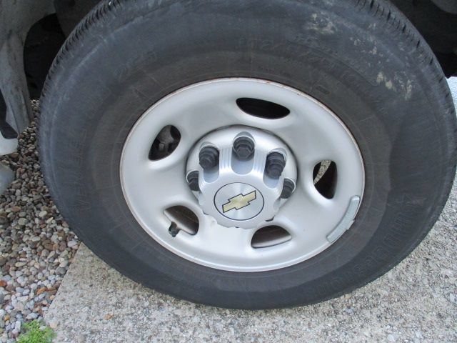 Used 2024 Chevrolet Express 2500 w/ Driver Convenience Package RWD image 26