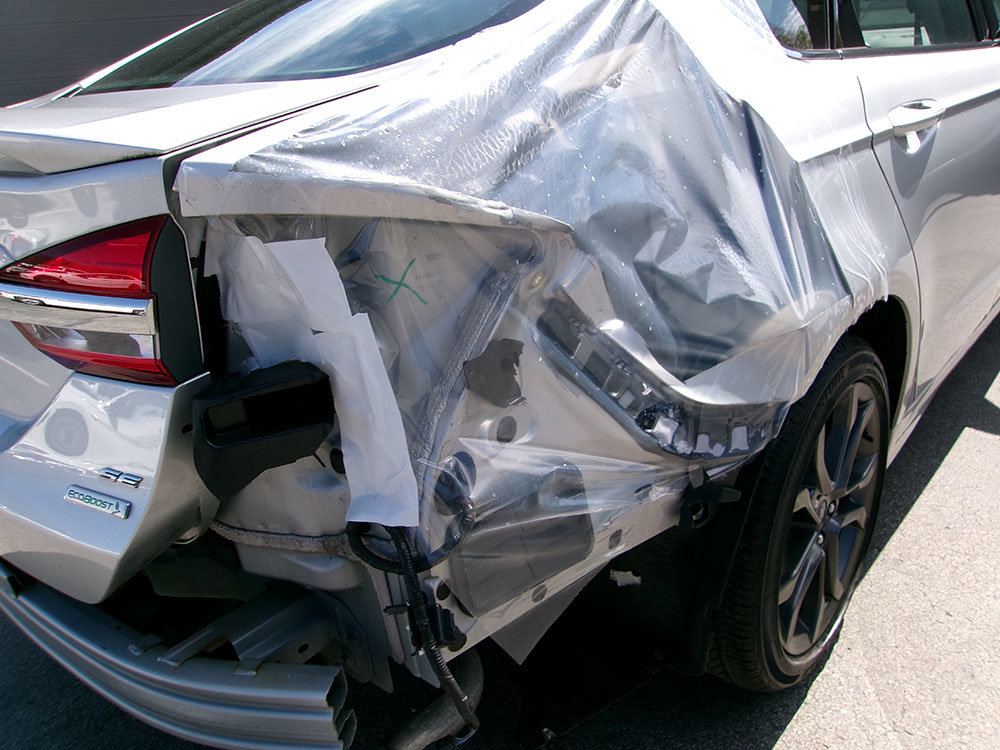 Used 2018 Ford Fusion SE w/ Equipment Group 201A FWD image 4