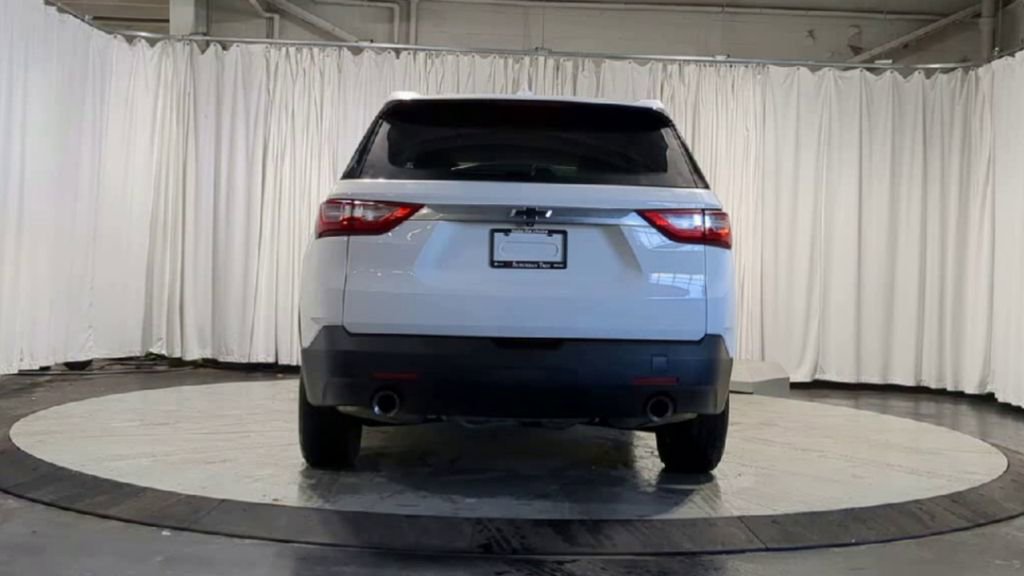 Used 2020 Chevrolet Traverse LS image 9