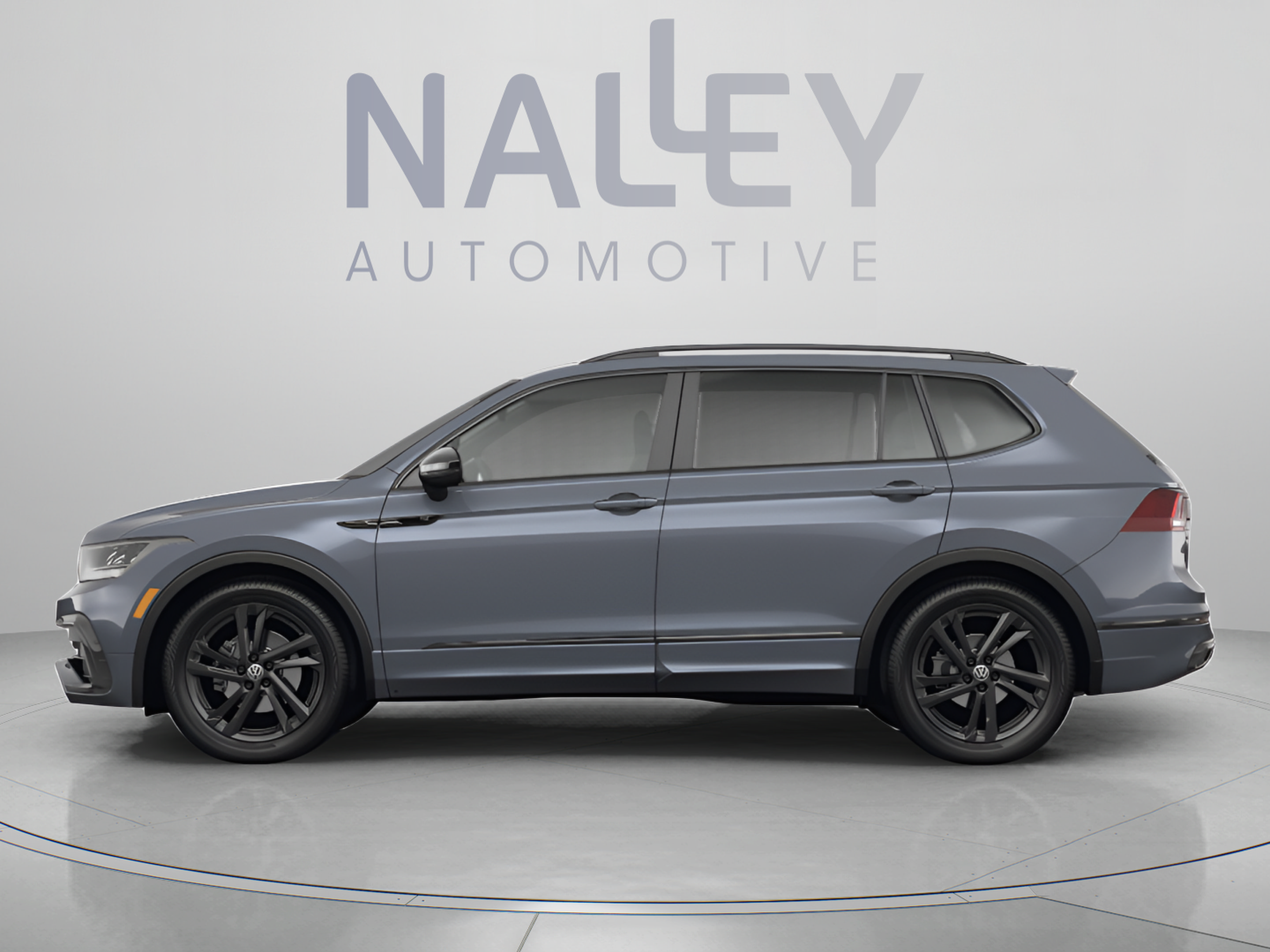 Used 2023 Volkswagen Tiguan S w/ Driver Assistance Package FWD image 2