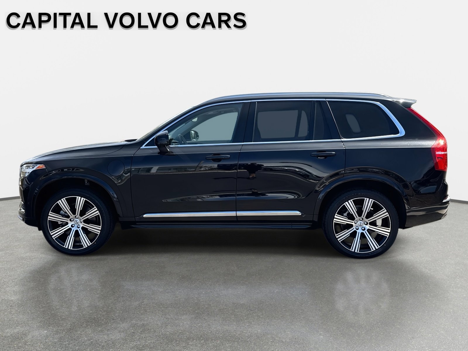 Certified 2025 Volvo XC90 T8 Plus w/ Protection Package Premier image 9