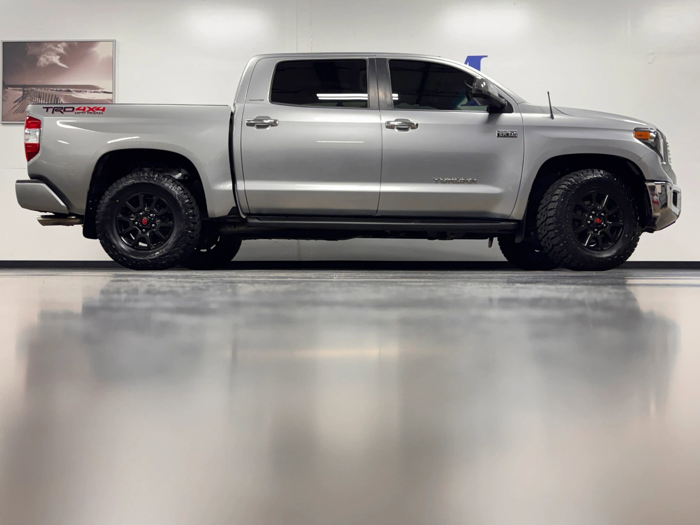 Used 2016 Toyota Tundra Limited image 3