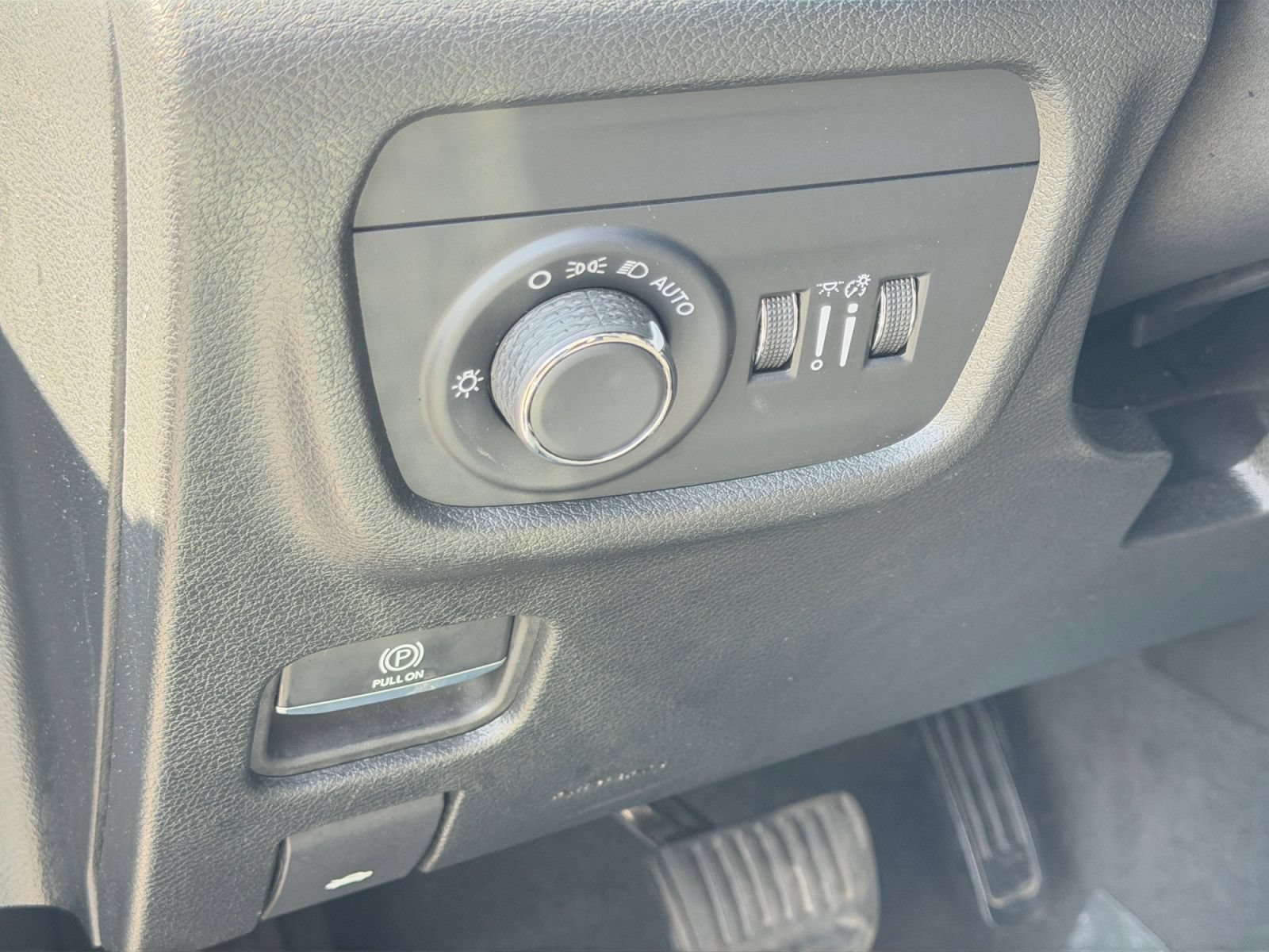 Used 2024 Jeep Grand Cherokee Altitude AWD/4WD image 23