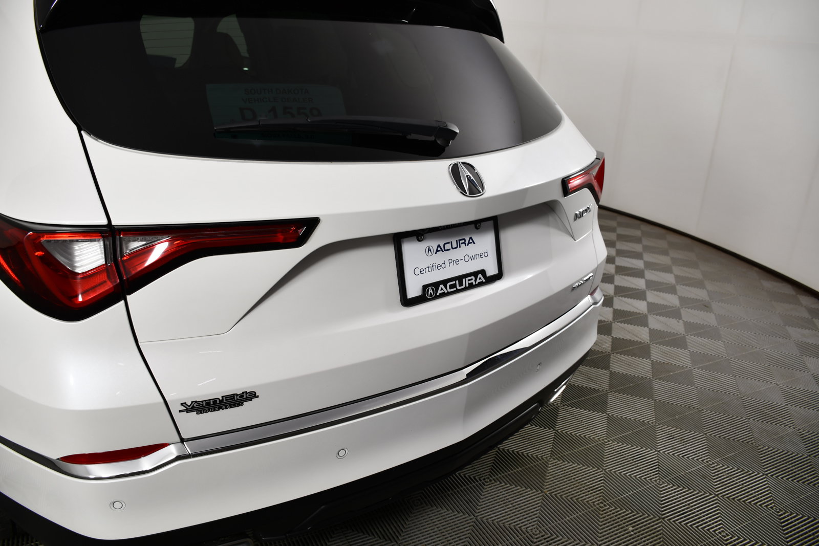 Certified 2024 Acura MDX SH-AWD w/ Technology Package image 15