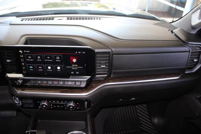 Used 2025 GMC Sierra 1500 Elevation image 24