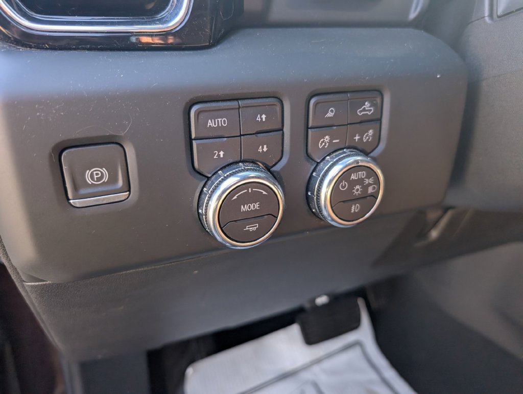 Used 2024 GMC Sierra 2500 Denali Ultimate AWD/4WD image 17