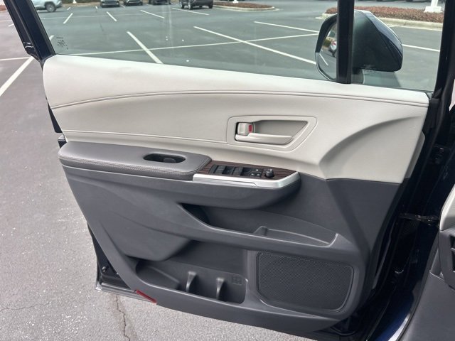 Used 2024 Toyota Sienna LE image 27