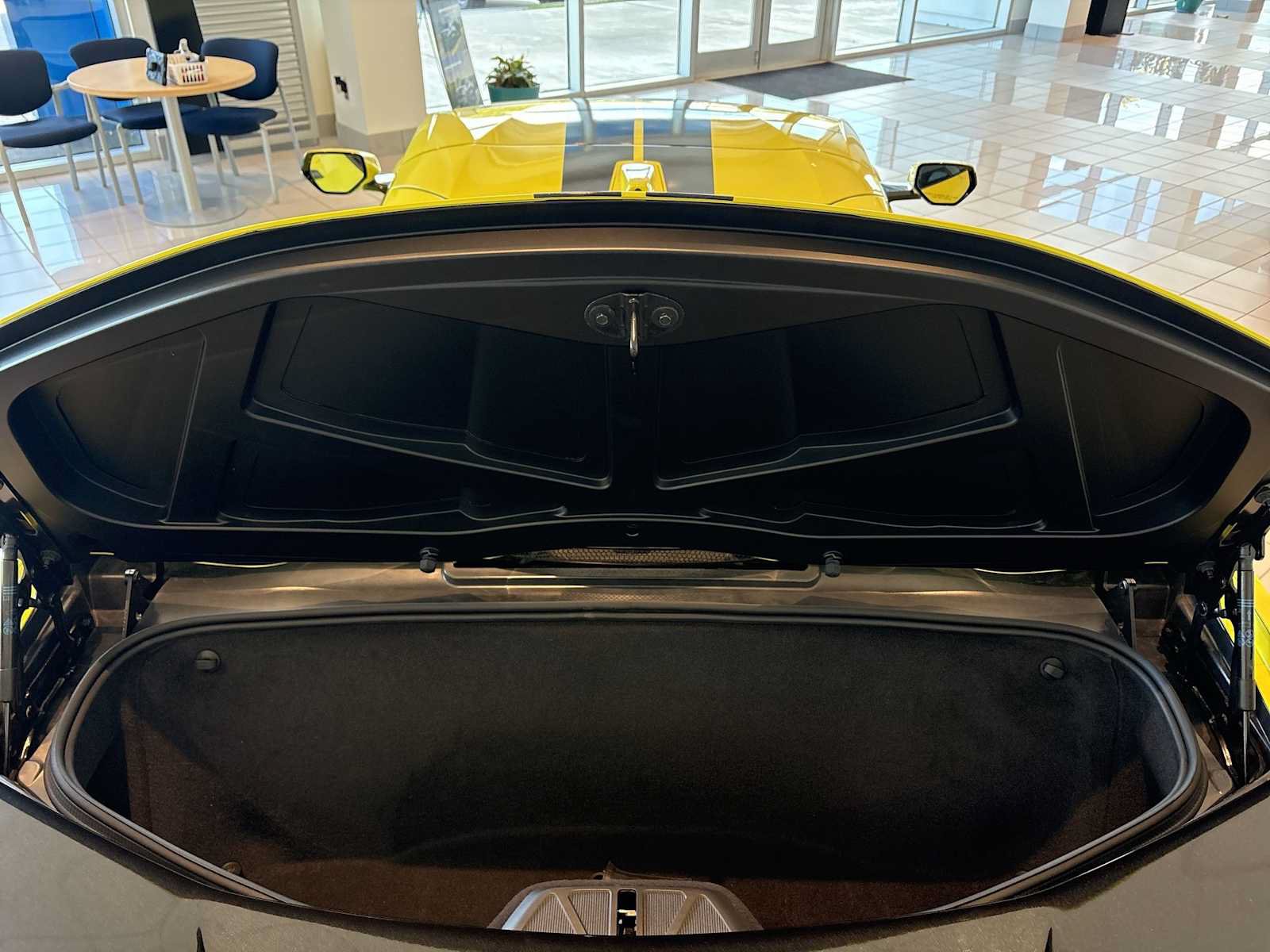 Used 2021 Chevrolet Corvette Stingray Premium Conv w/ Z51 Performance Package RWD image 23
