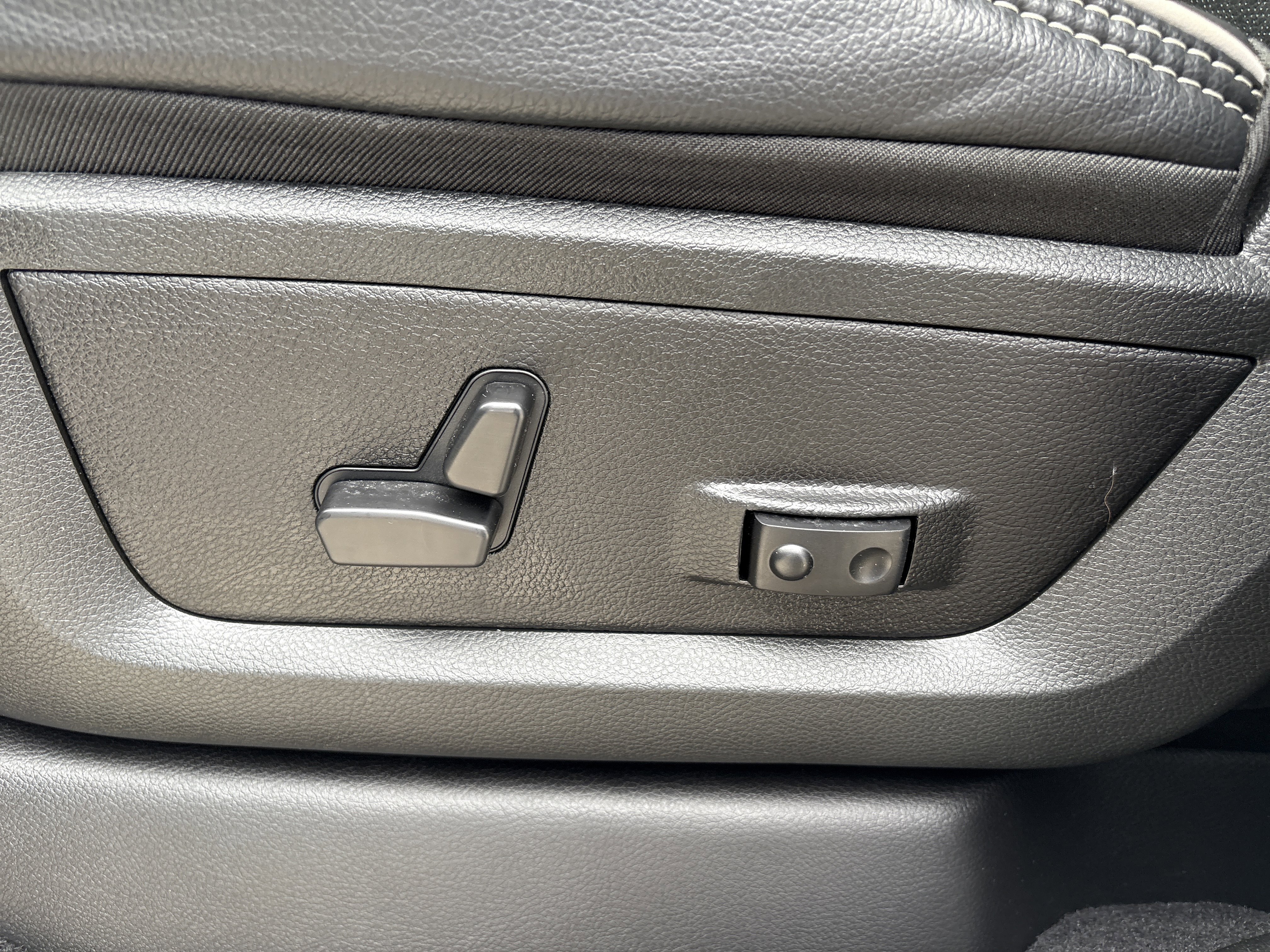 Used 2025 RAM 2500 Laramie w/ Night Edition image 13