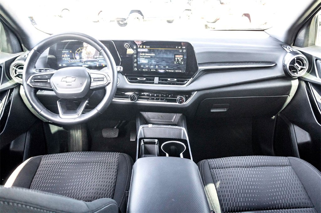 Used 2025 Chevrolet Equinox LT w/ Safety and Technology Package image 29