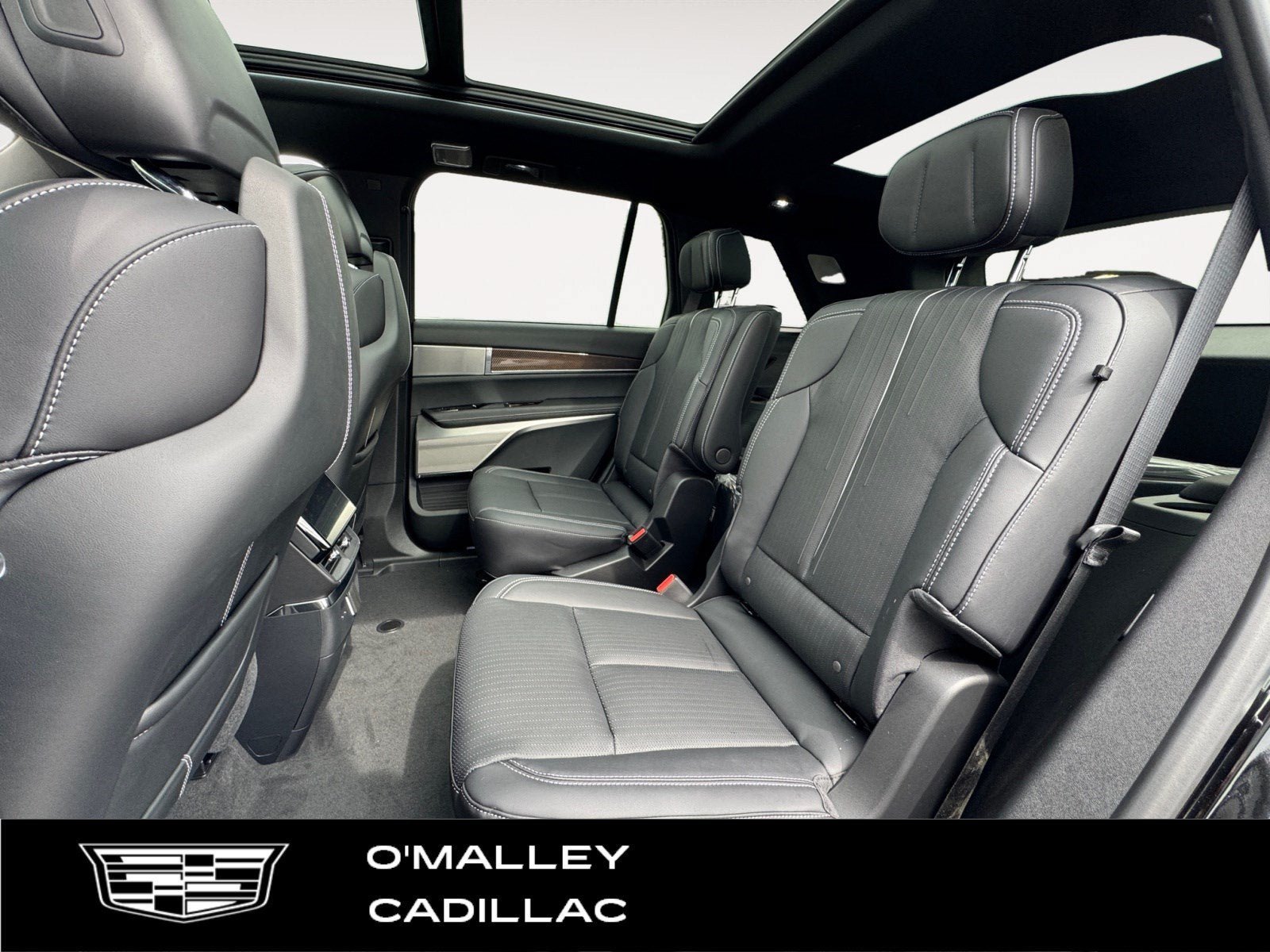 New 2026 Cadillac Vistiq Sport w/ LPO, Floor Liner Package AWD/4WD image 11