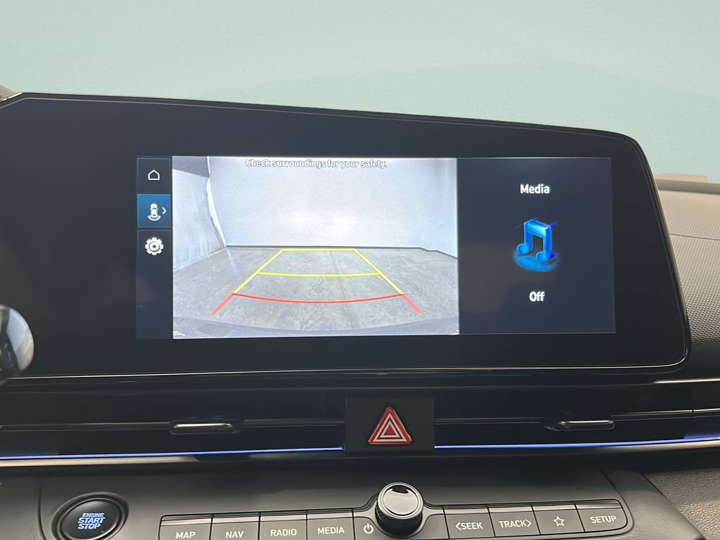Used 2025 Hyundai Elantra SEL FWD image 26