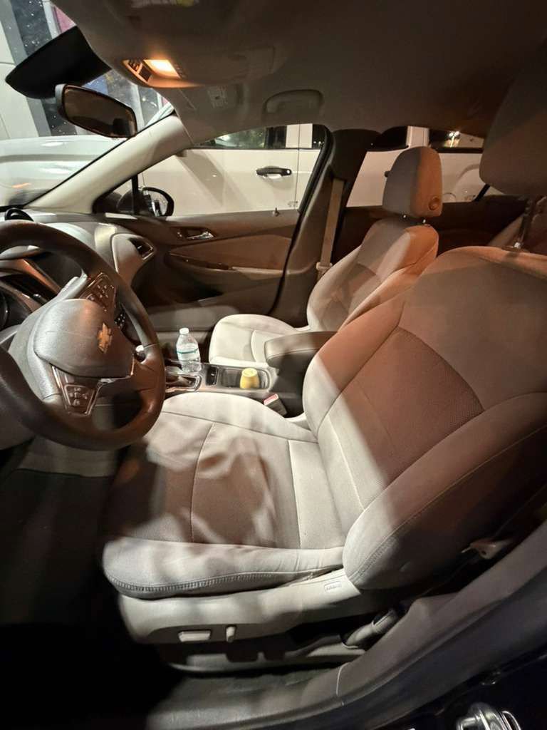 Used 2017 Chevrolet Cruze LT w/ Convenience Package image 13