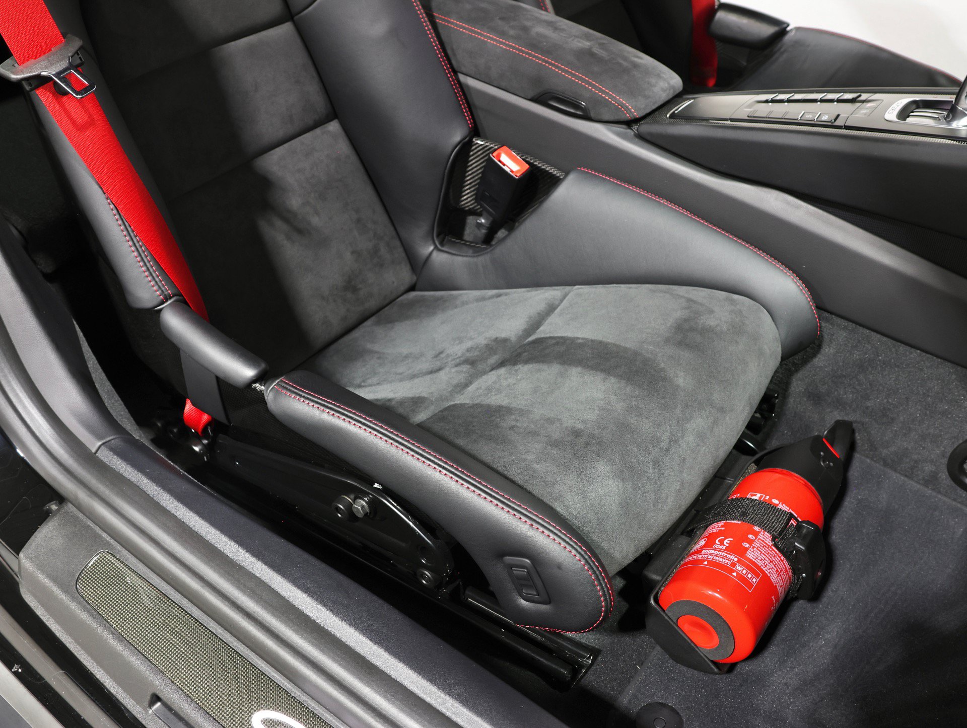 Used 2018 Porsche 911 GT2 RS RWD image 46