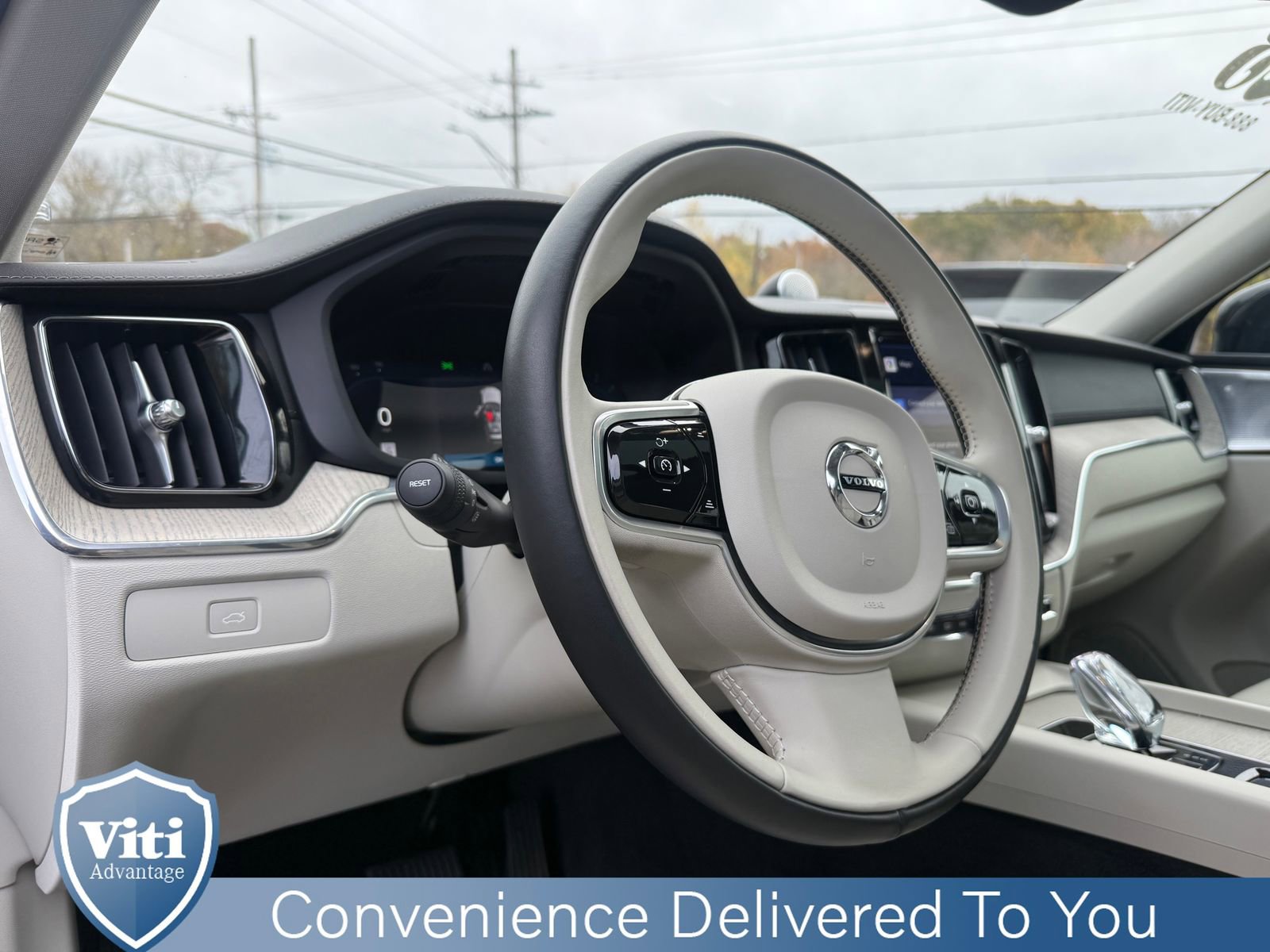 Certified 2023 Volvo XC60 B5 Ultimate image 17