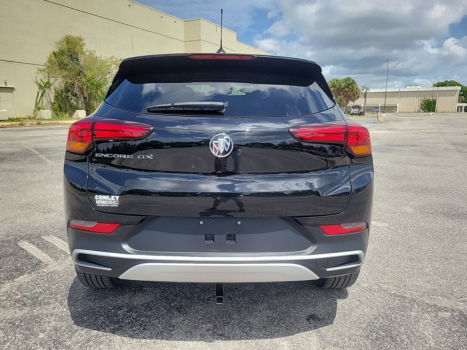 Used 2022 Buick Encore GX Preferred w/ Cold Weather Comfort Package FWD image 7
