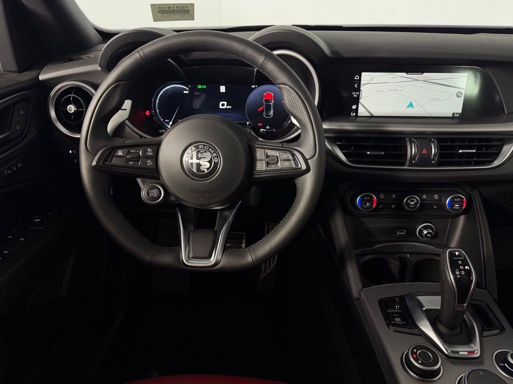 Used 2025 Alfa Romeo Stelvio Sprint w/ Veloce Package AWD/4WD image 13