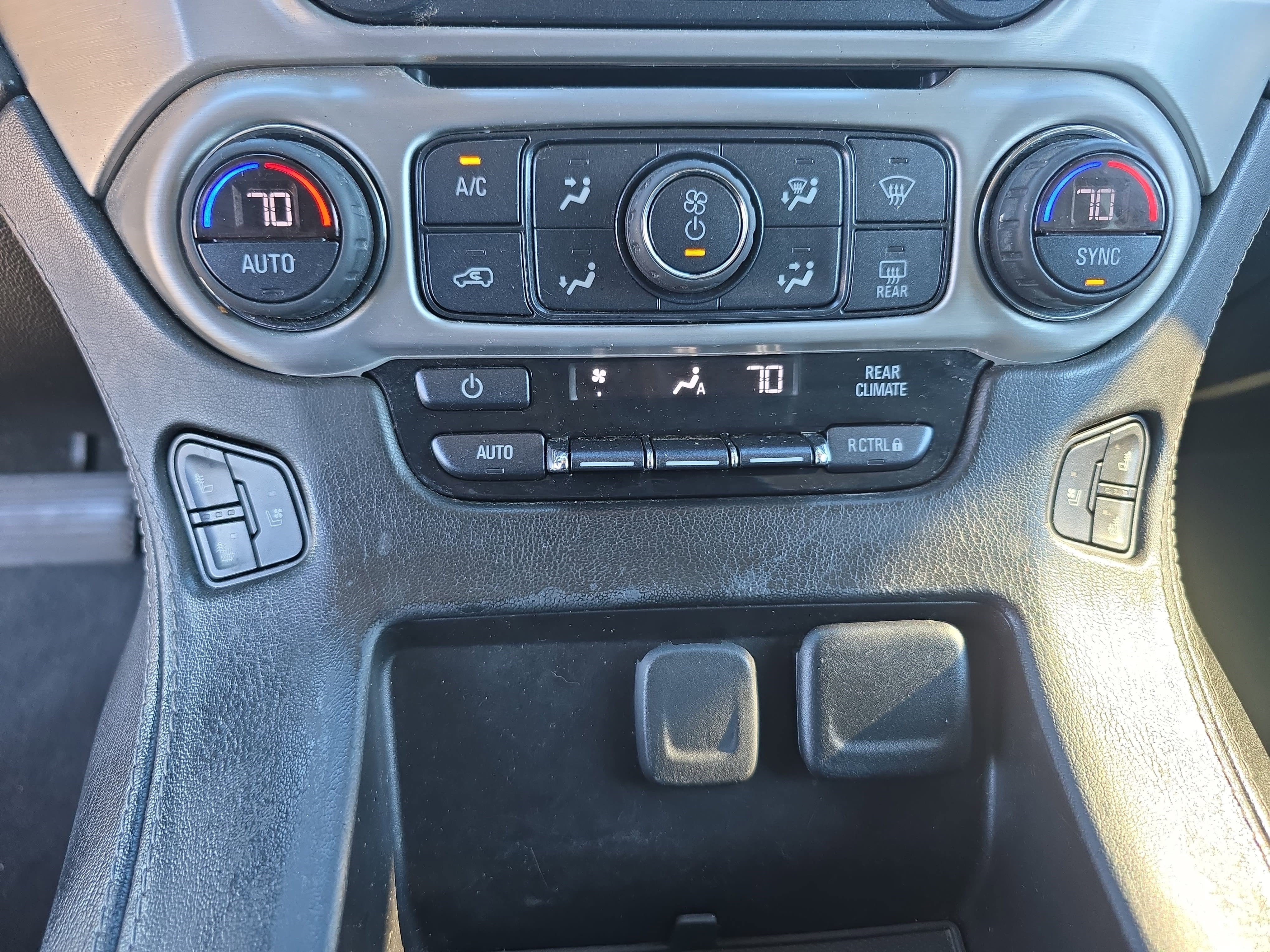 Used 2019 GMC Yukon SLT image 23