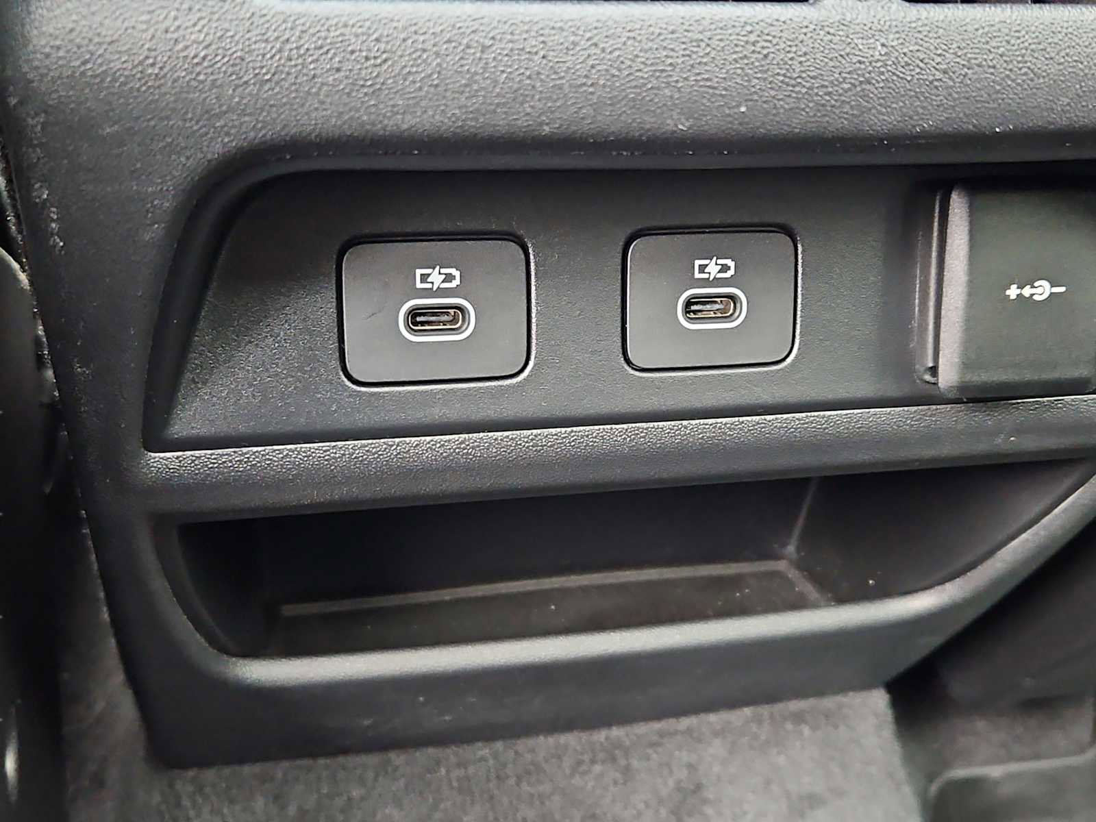 Used 2024 Land Rover Discovery Sport Dynamic SE AWD/4WD image 24