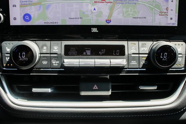 Used 2025 Toyota Grand Highlander AWD image 25