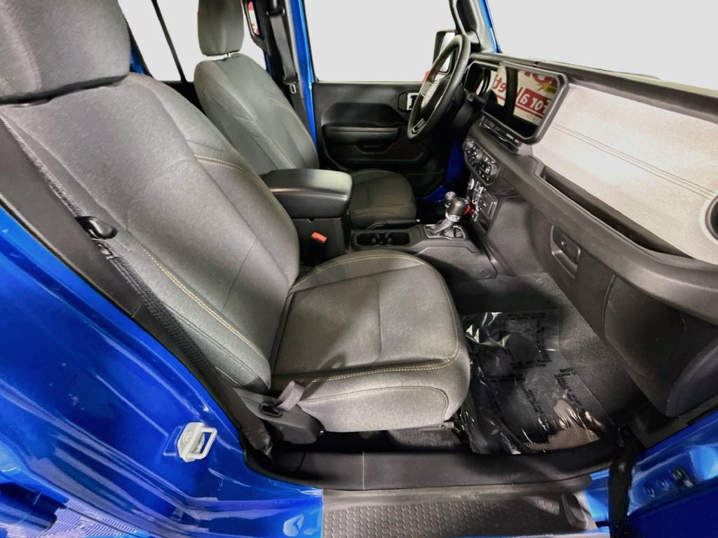 Used 2024 Jeep Wrangler Unlimited AWD/4WD image 29