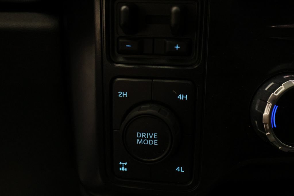 Used 2025 Ford F250 Platinum AWD/4WD image 25