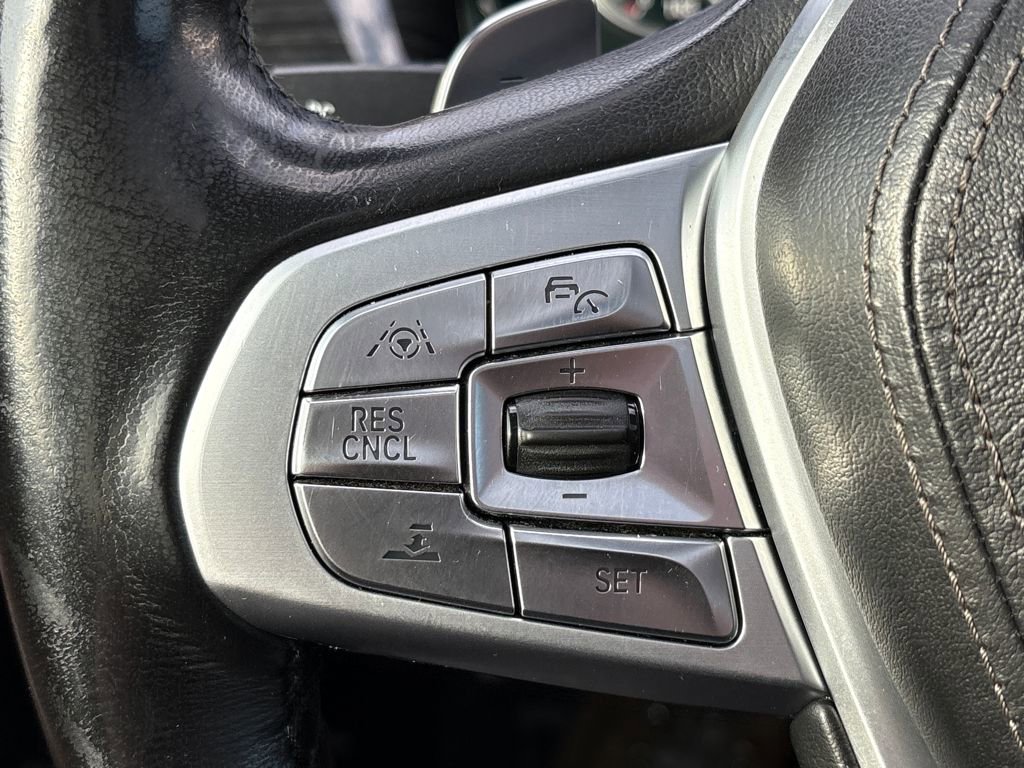 Used 2016 BMW 750i xDrive image 23