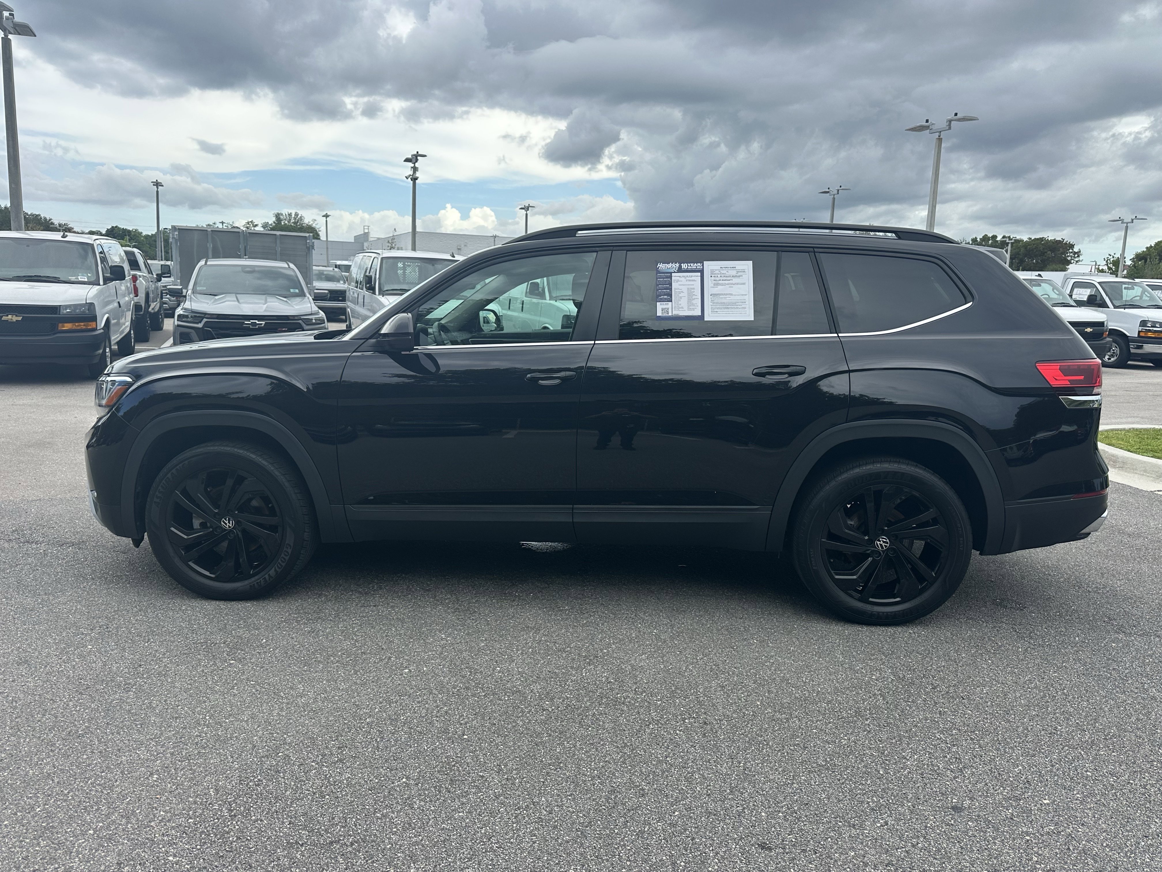 Used 2022 Volkswagen Atlas SE w/ Black Wheel Package image 6