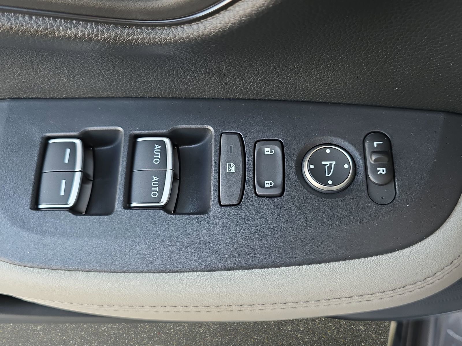 New 2026 Honda HR-V EX-L image 25