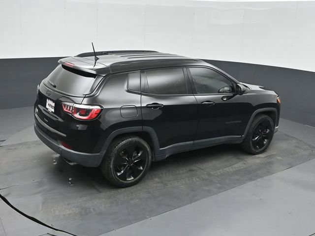 Used 2018 Jeep Compass Latitude FWD image 30