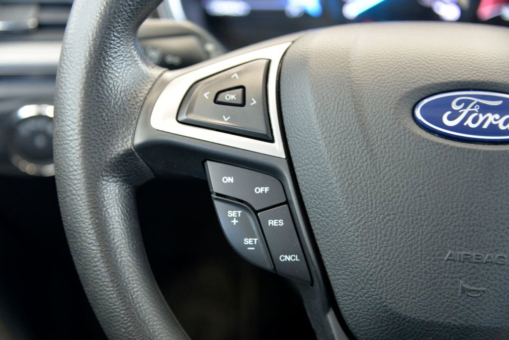 Used 2020 Ford Fusion SE image 22