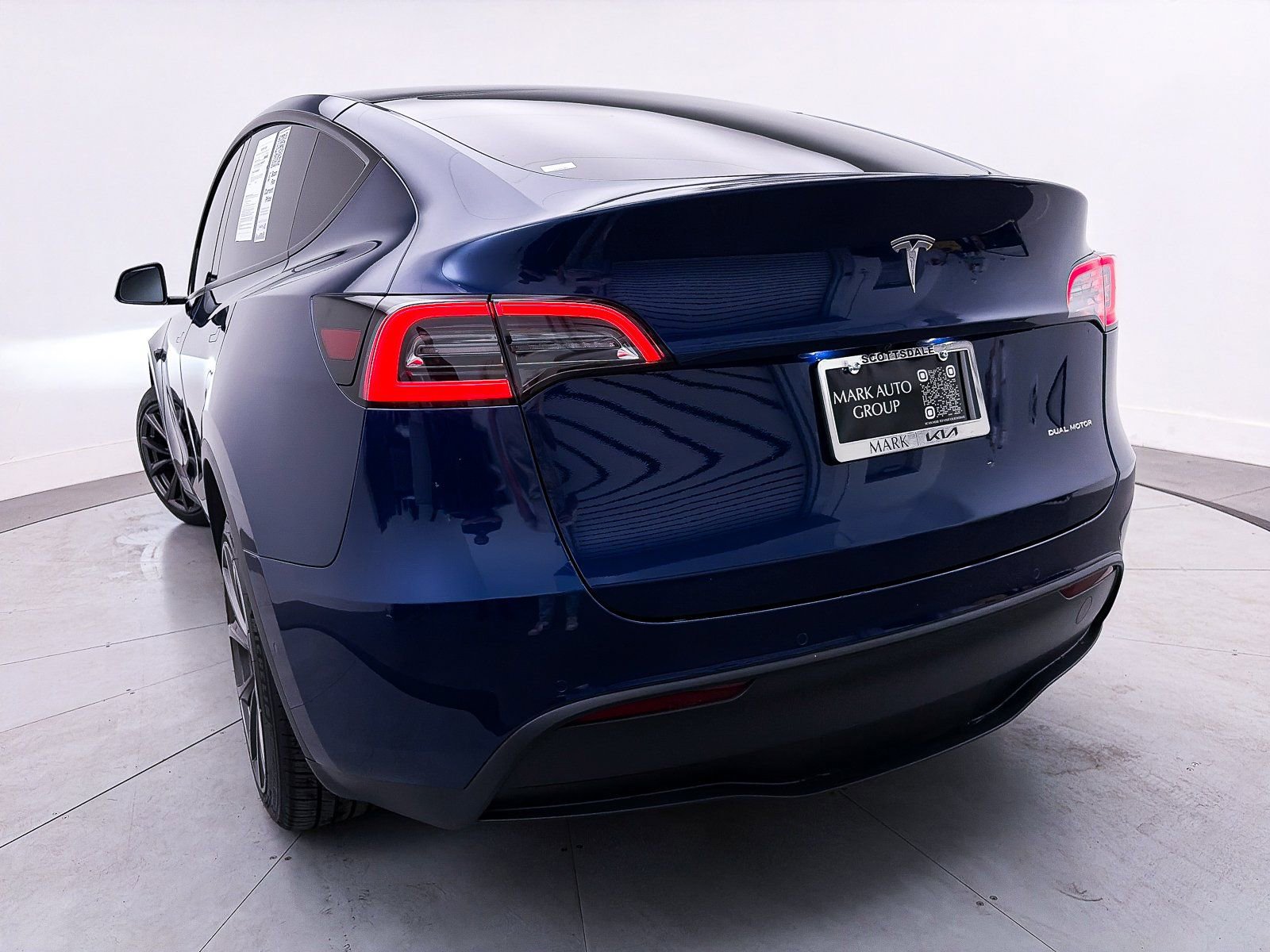 Used 2022 Tesla Model Y Long Range image 4