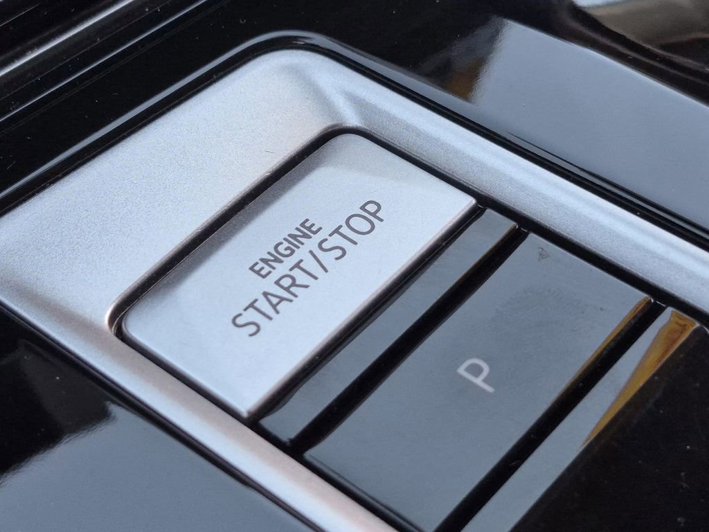 Used 2024 Volkswagen Atlas SE image 26