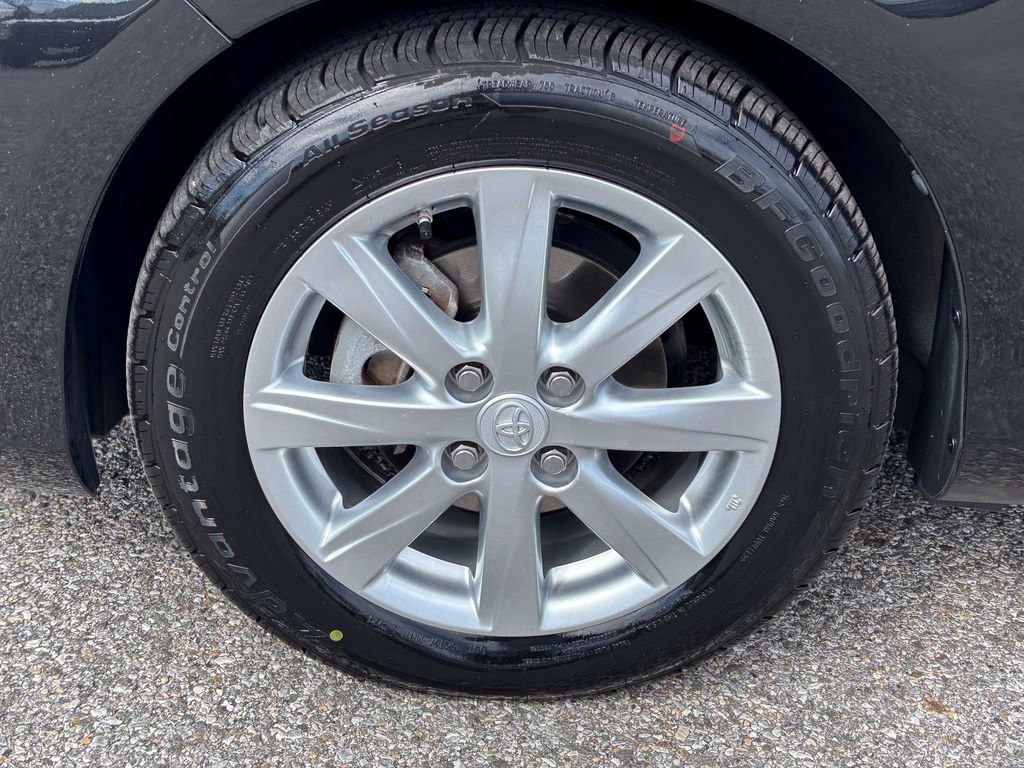 Used 2015 Toyota Yaris LE image 39