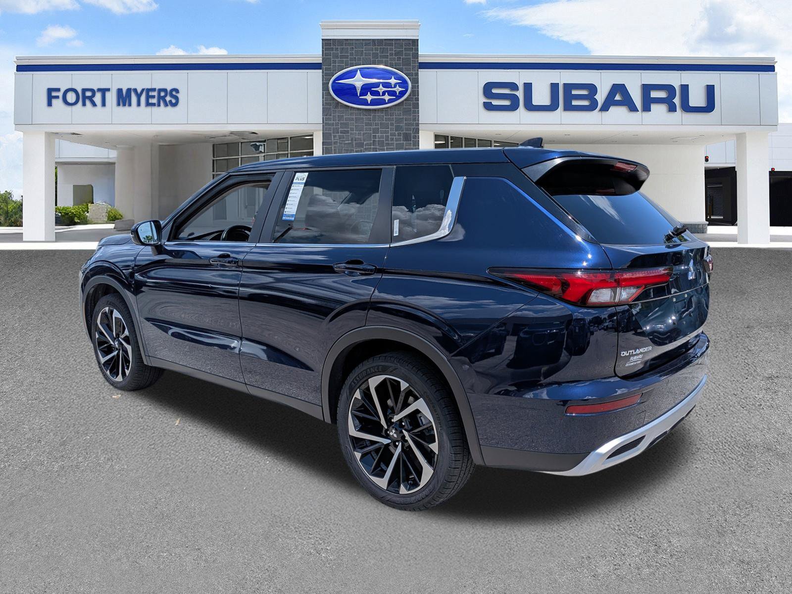 Used 2024 Mitsubishi Outlander SE Black Edition AWD/4WD image 6