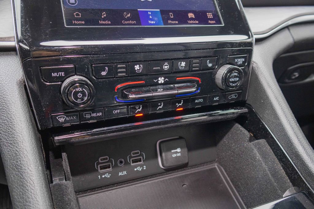Used 2022 Jeep Grand Cherokee Overland w/ Luxury Tech Group IV image 23