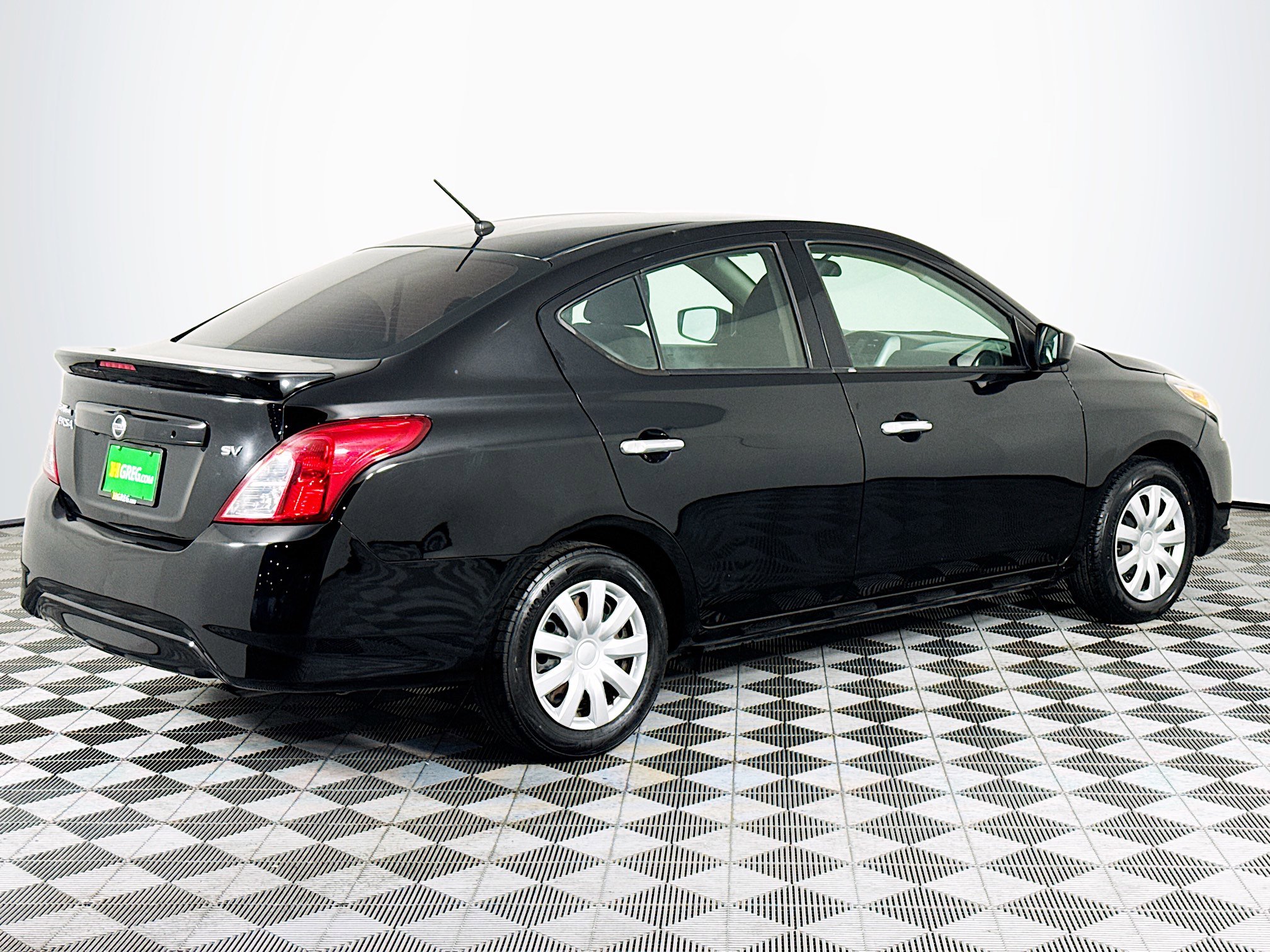 Used 2019 Nissan Versa SV image 10