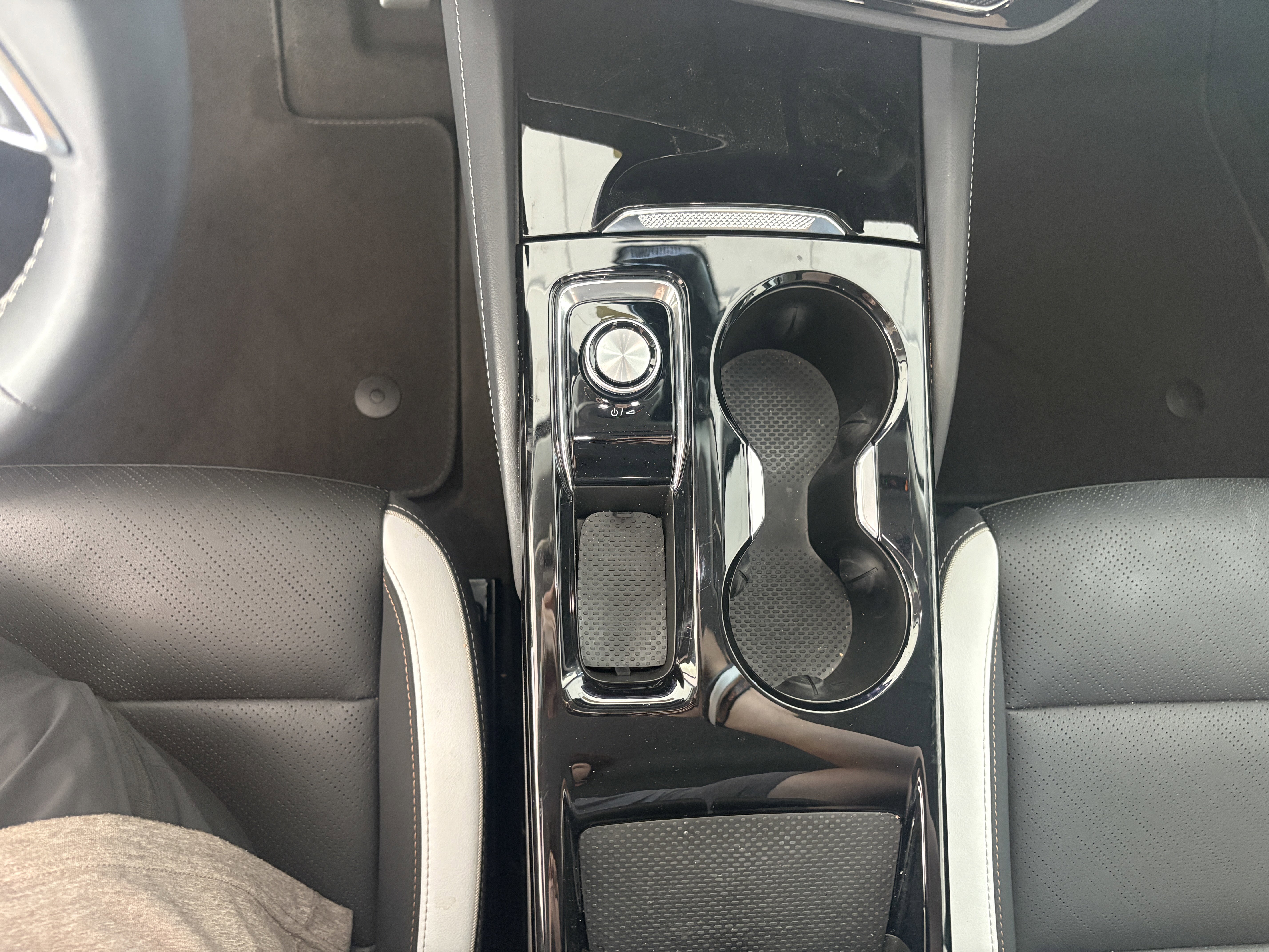 Used 2025 Buick Envision Sport Touring image 17