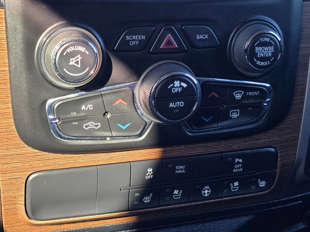Used 2017 RAM 1500 Laramie AWD/4WD image 27