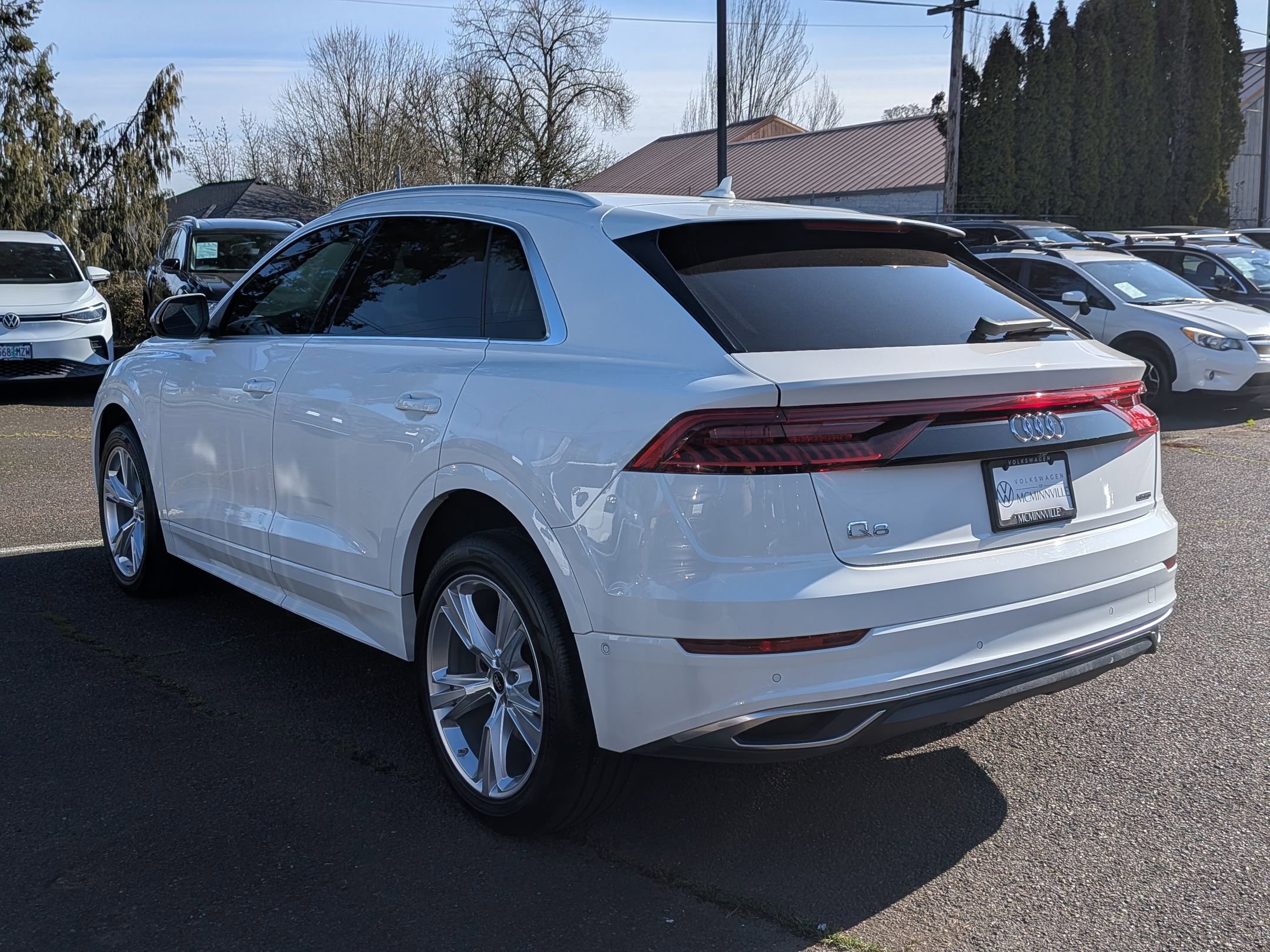Used 2022 Audi Q8 Premium image 3