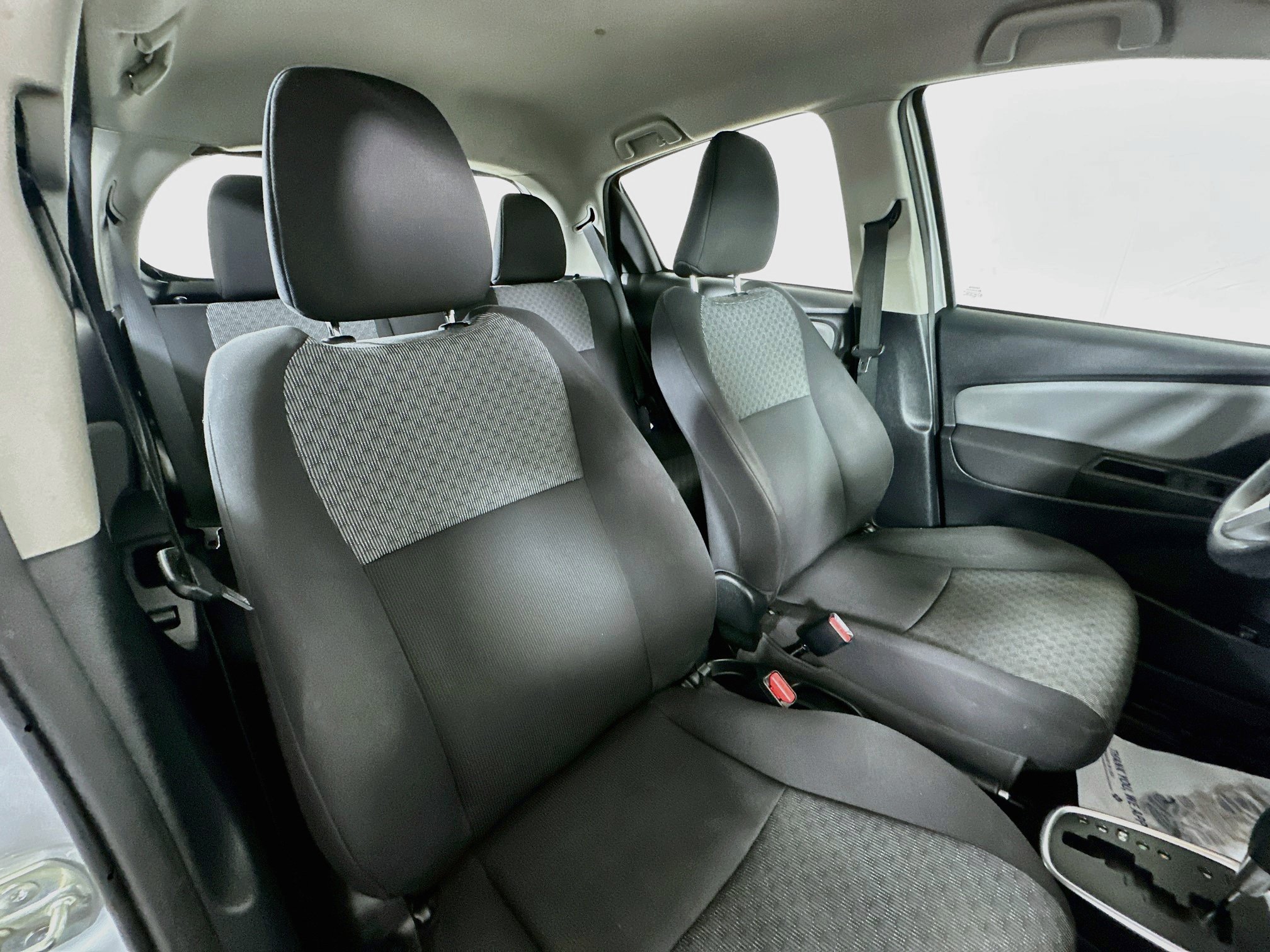 Used 2015 Toyota Yaris LE FWD image 24