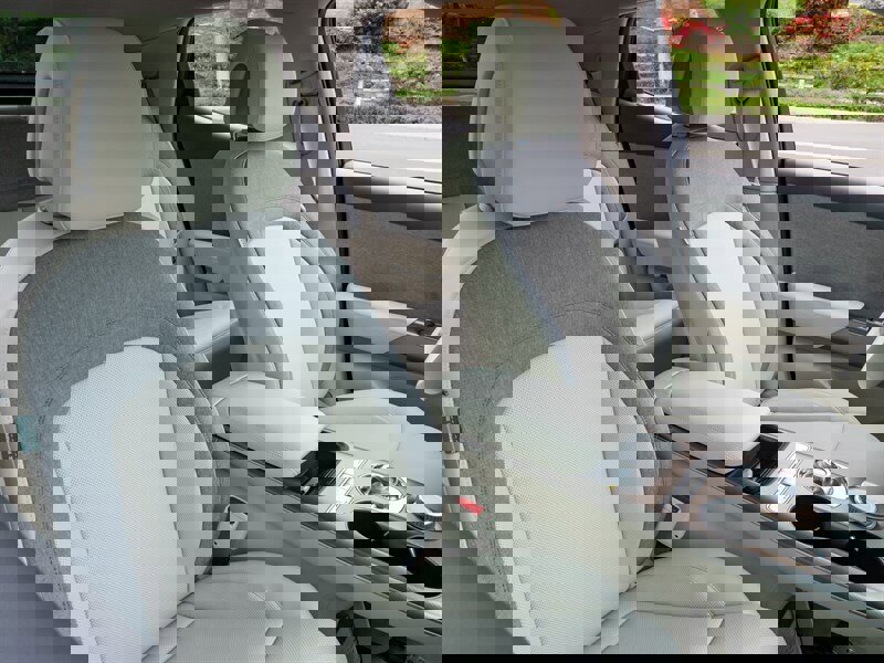 Used 2025 Genesis GV60 RWD image 43