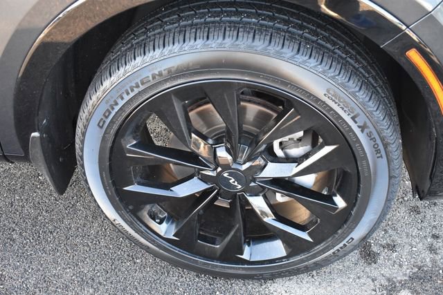 Certified 2023 Kia Sorento SX image 11