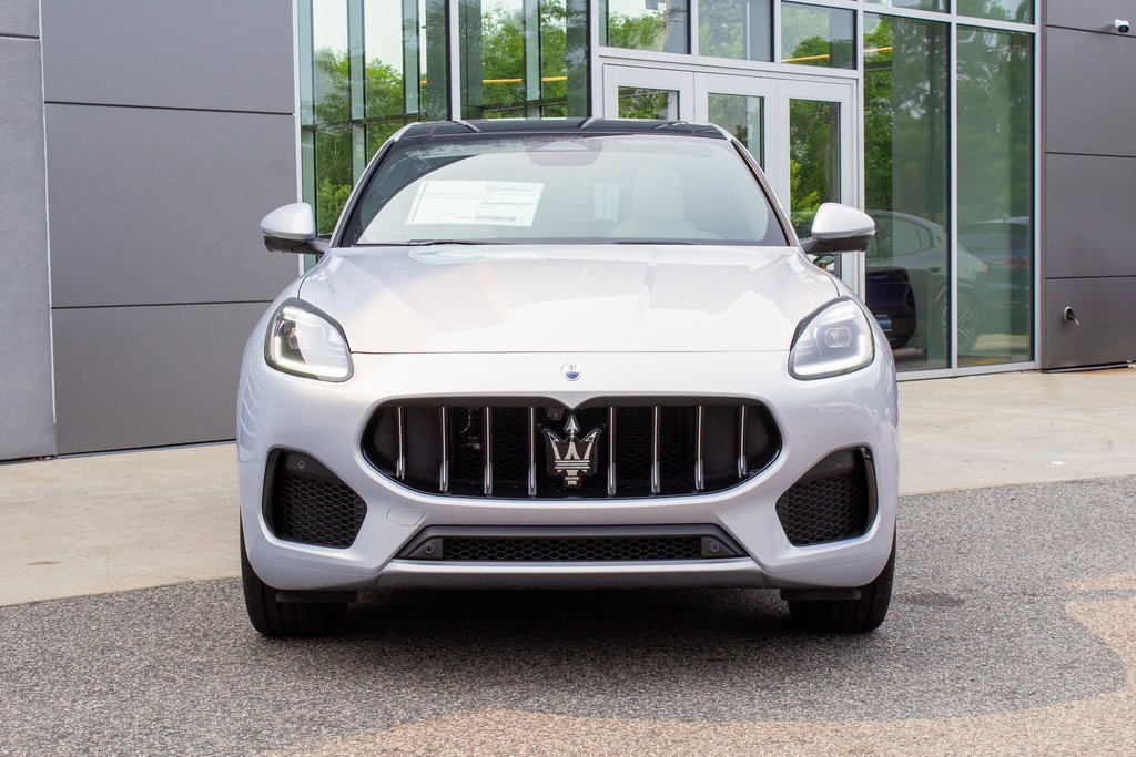 New 2025 Maserati Grecale GT image 2