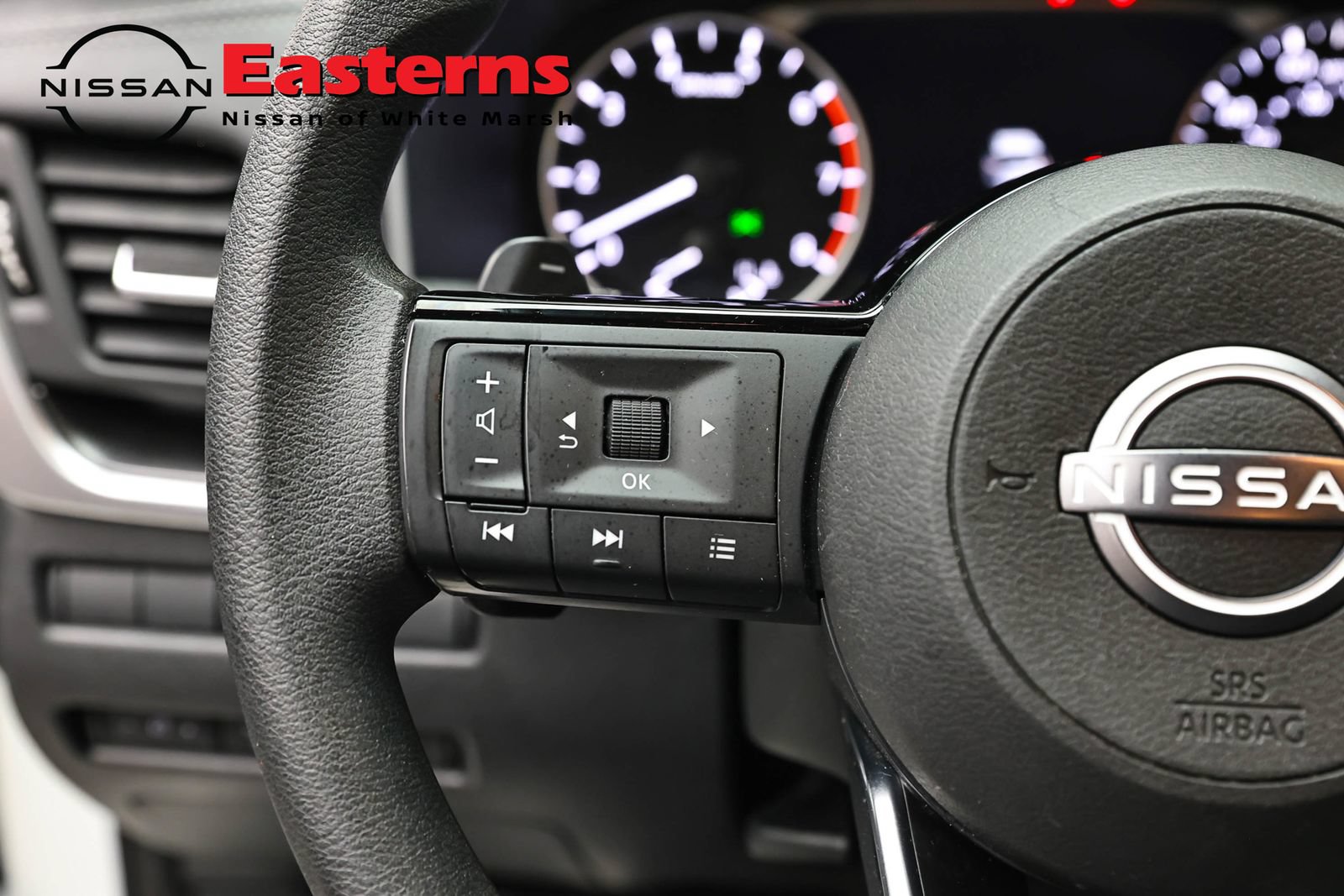 Used 2023 Nissan Rogue SV AWD/4WD image 15