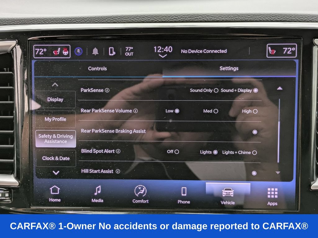 Used 2024 Chrysler Pacifica Touring-L FWD image 8
