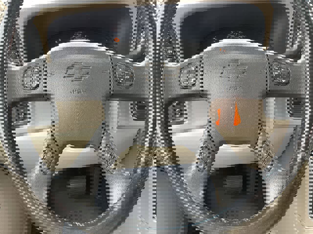 Used 2005 Chevrolet Suburban LT w/ Preferred Equipment Group image 10