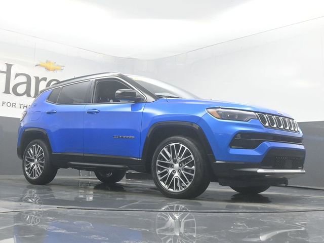 Used 2023 Jeep Compass Limited w/ Elite Group AWD/4WD image 2