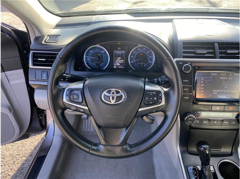 Used 2015 Toyota Camry XLE w/ Moonroof Package image 12
