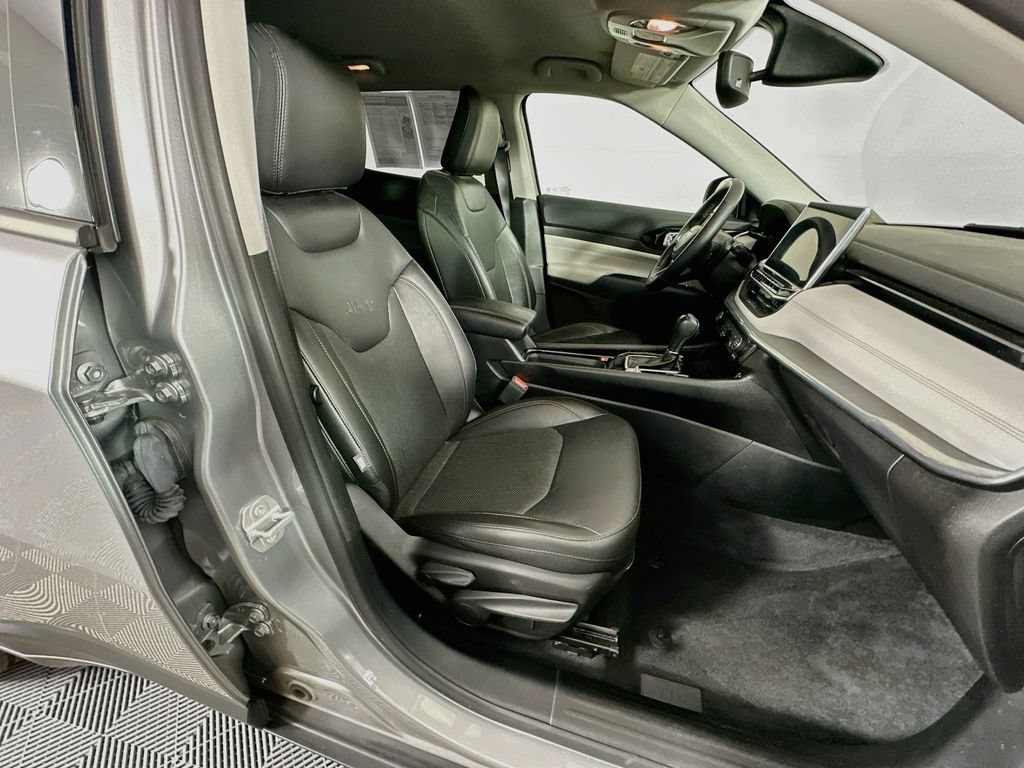 Certified 2022 Jeep Compass Limited AWD/4WD image 36